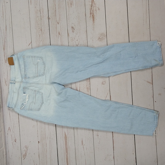 American Eagle Highrise Mom Jean, Sz 2 or 4 - Picture 2 of 5